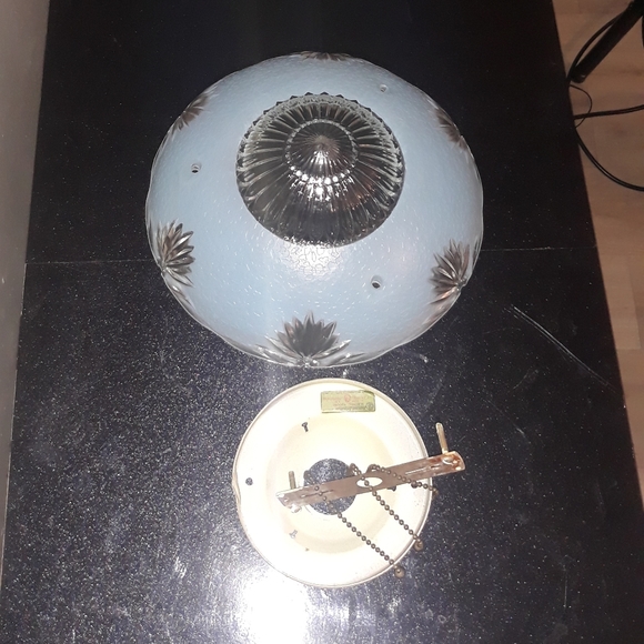 Vintage 1920-1940s Bead chain Blue Sunburst glass ceiling shade - Picture 2 of 10